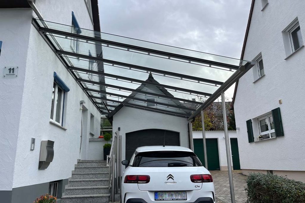 Carport Überdachung aus Glas und Edelstahl