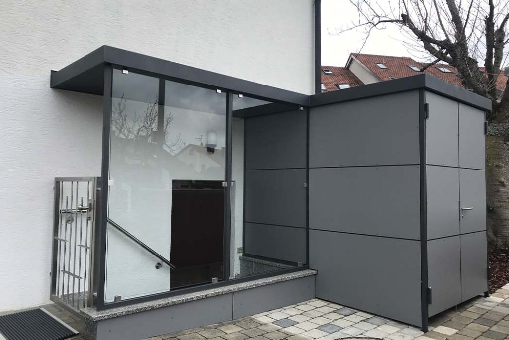 Windfang aus Glas & Aluminium