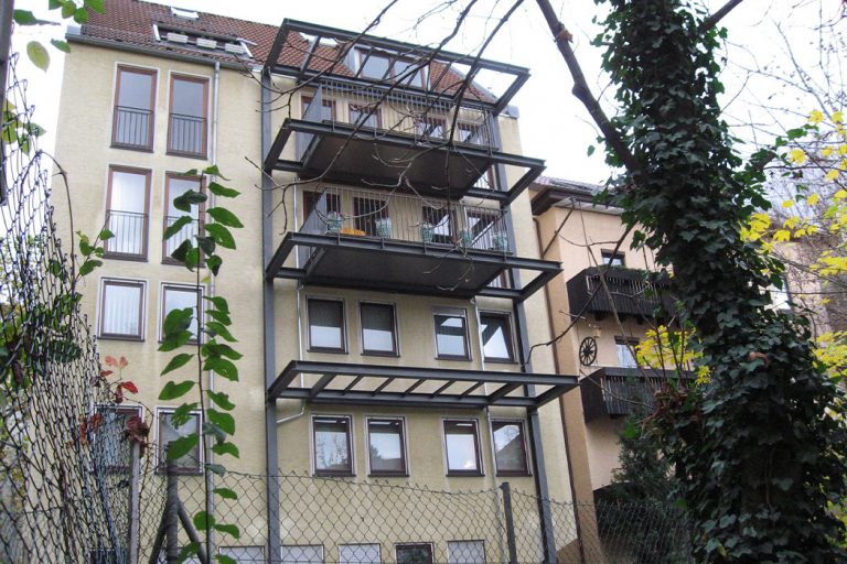 Anbaubalkon mit Stahlkonstruktion