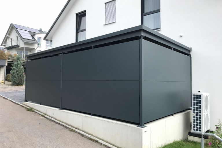 Geschlossenes Carport